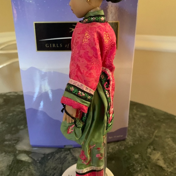 Girl of Many Lands Spring Pearl Doll and Book set - Picture 7 of 12